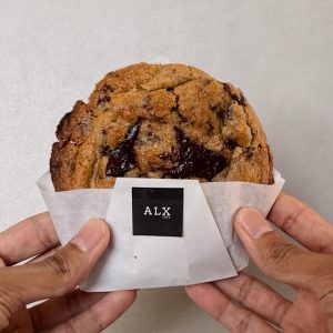6.0oz Chocolate Chip Cookie